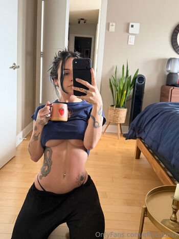 Full leaked Effycutiexx private onlyfans photo