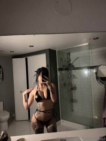 Full leaked Effycutiexx private onlyfans photo