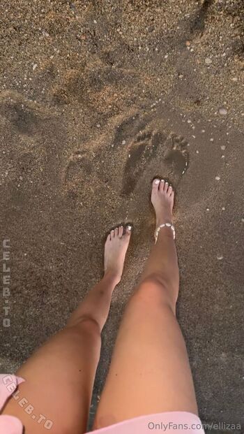 Full leaked Ellizaa private onlyfans photo