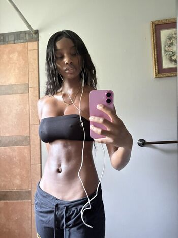 Full leaked Women with long torso private onlyfans photo